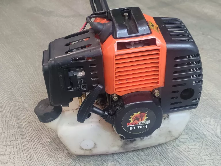 PODKASZARKA KOSA SPALINOWA BULL TECH MODEL BT-7011