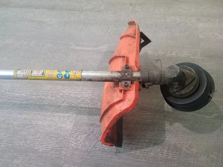 PODKASZARKA KOSA SPALINOWA BULL TECH MODEL BT-7011