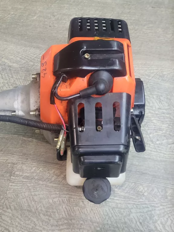 PODKASZARKA KOSA SPALINOWA BULL TECH MODEL BT-7011