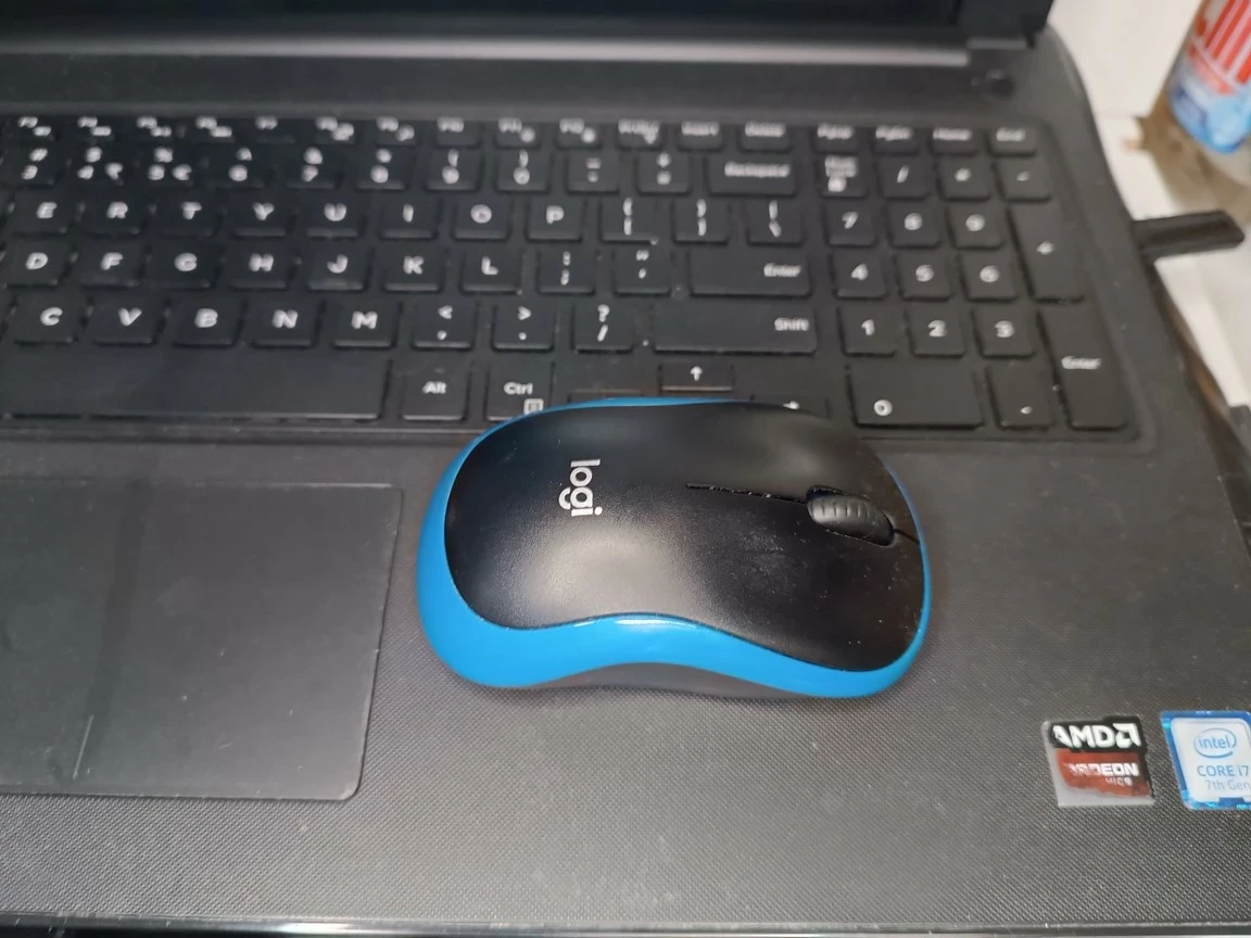 laptop-dell-inspiron-15-8gb256gb-zasilacz-myszka-torba-uklad-klawiatury-249838-1769451