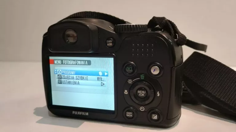APARAT FUJIFILM FINEPIX S5700 ETUI