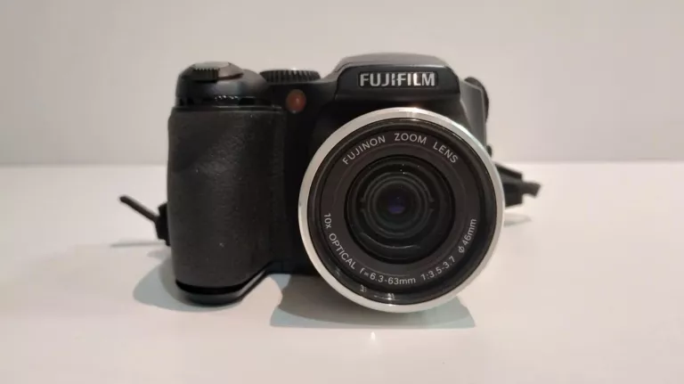 APARAT FUJIFILM FINEPIX S5700 ETUI