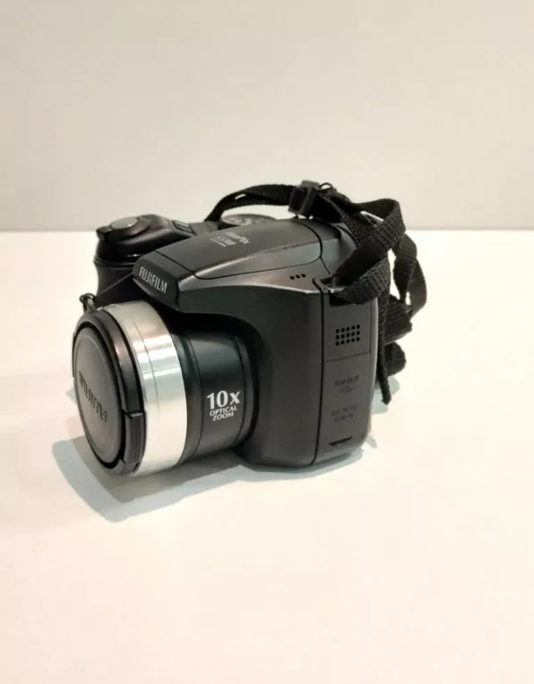 APARAT FUJIFILM FINEPIX S5700 ETUI