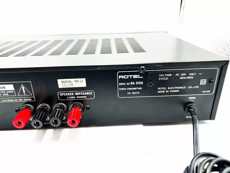 WZMACNIACZ ROTEL RA-810A