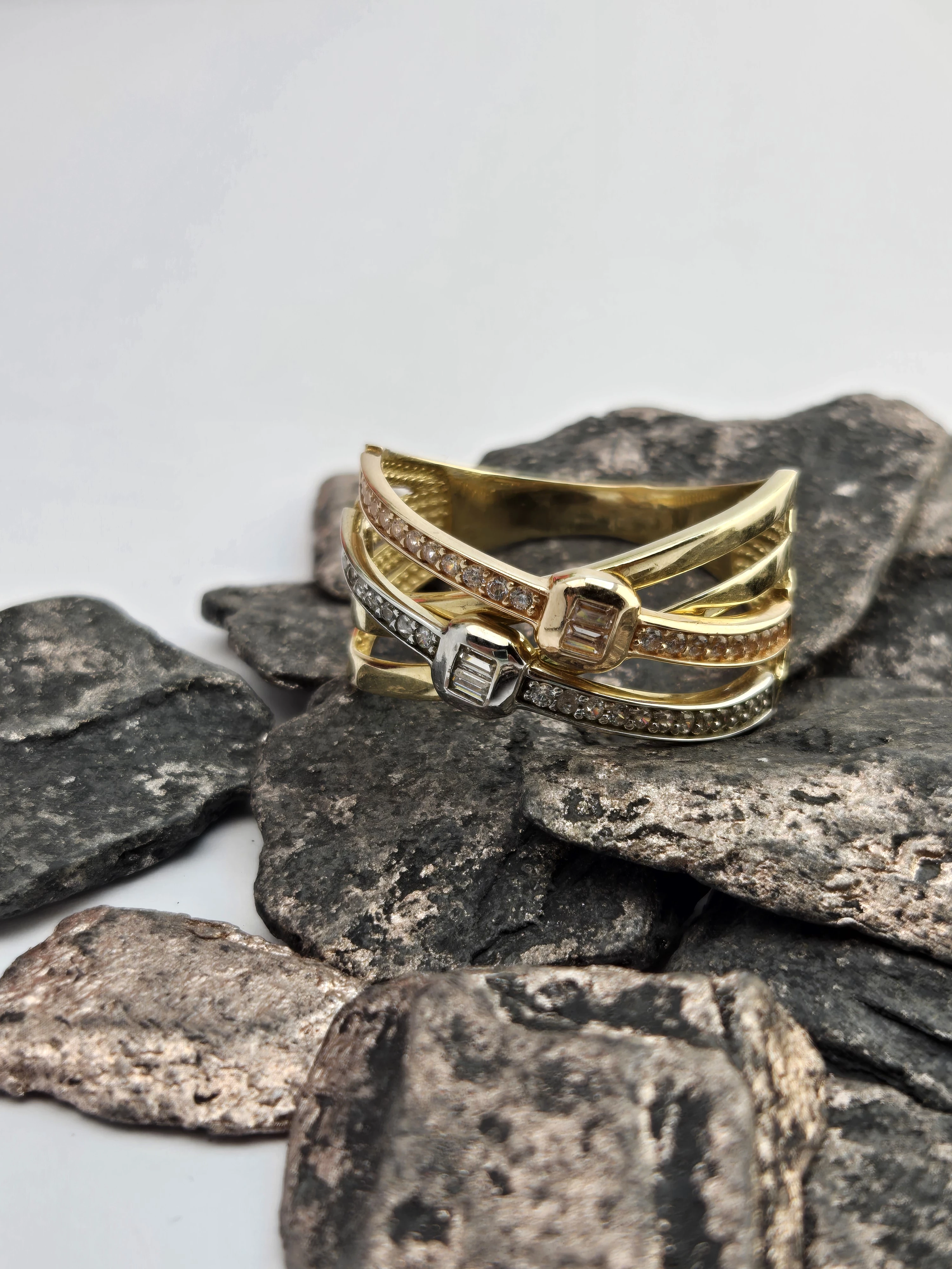 zloty-pierscionek-podwojna-obrecz-trzy-kolory-zlota-585-14k-r19-kamien-17088-4194304