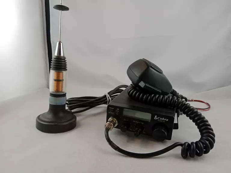 CB RADIO COBRA 19 DX IV + ANTENA