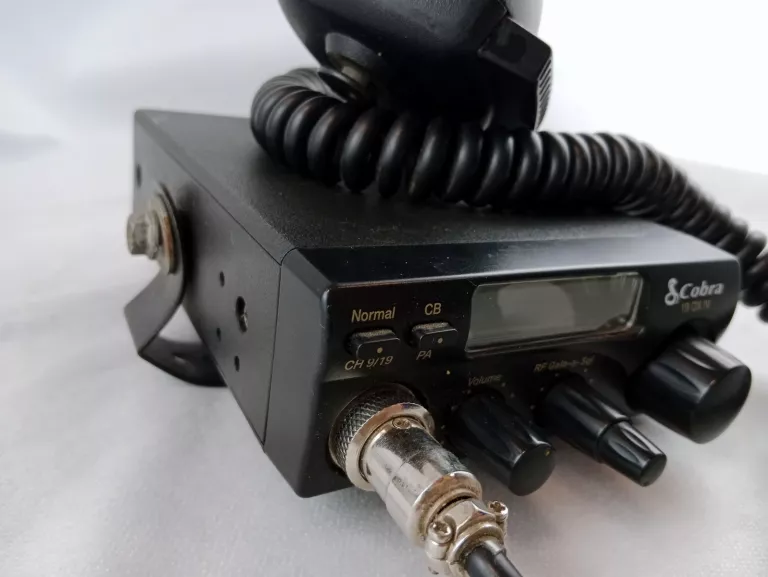CB RADIO COBRA 19 DX IV + ANTENA