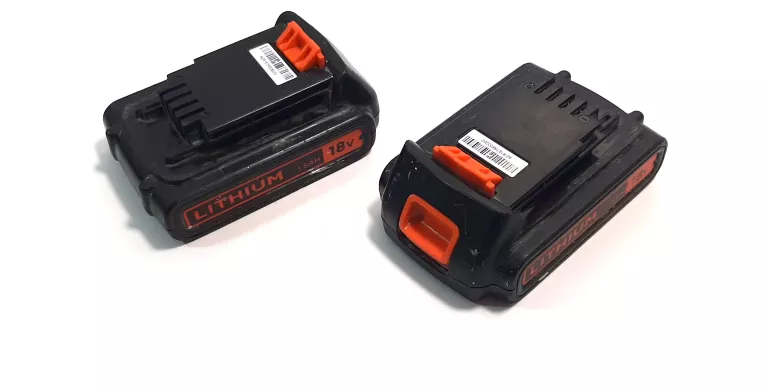 ŁADOWARKA BLACK + DECKER WRAZ Z 2 AKU LITHIUM 18V