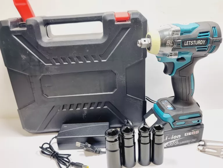 klucz-udarowy-letsturdy-pulawska-26-warszawa