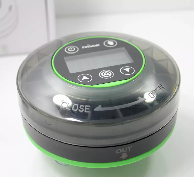 petbank-automatyczny-podajnik-dla-ryb-do-akwarium-ean-gtin-0689742618874