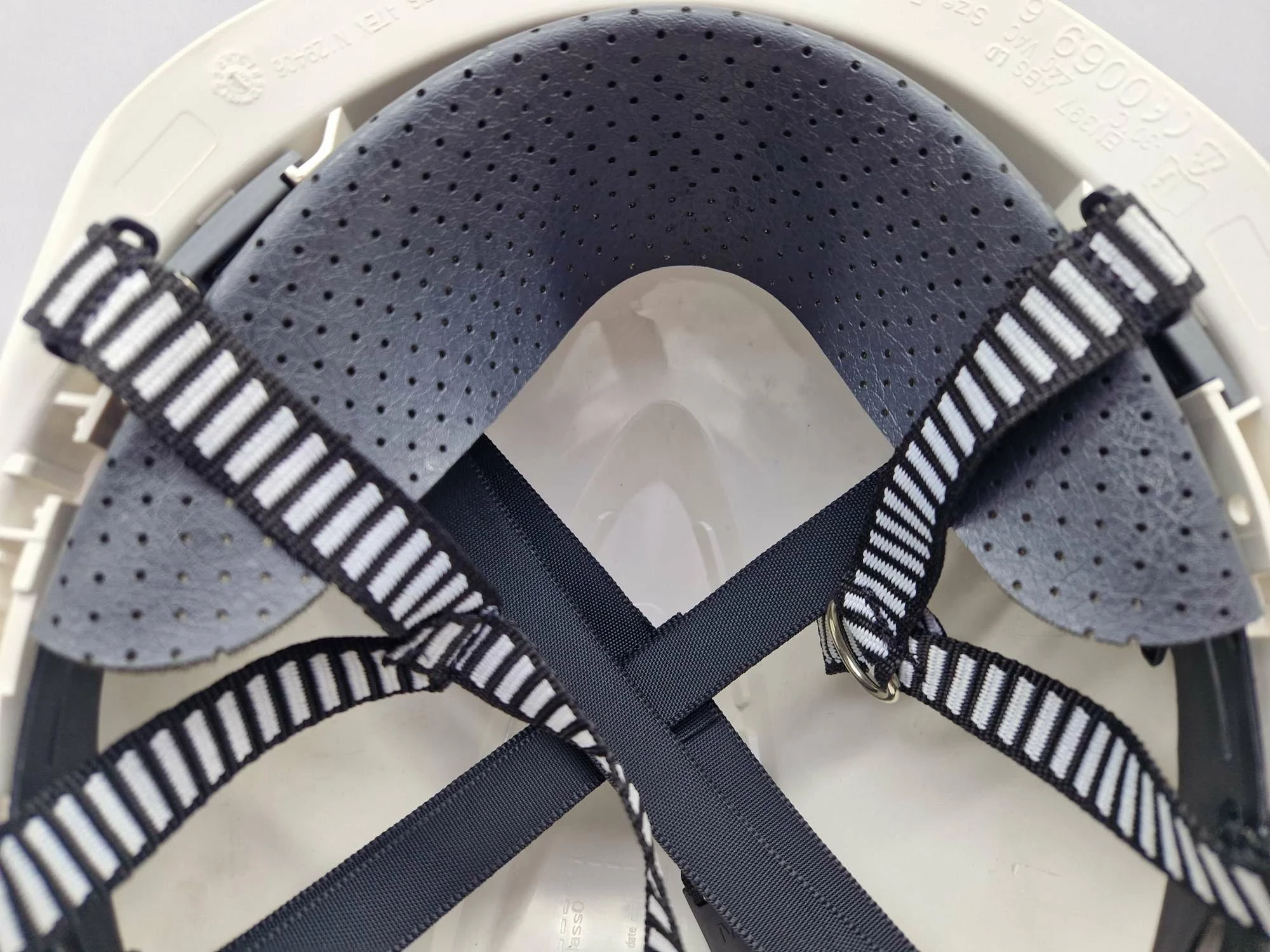 kask-roboczy-helm-ochronny-msa-v-gard-520-model-vg520