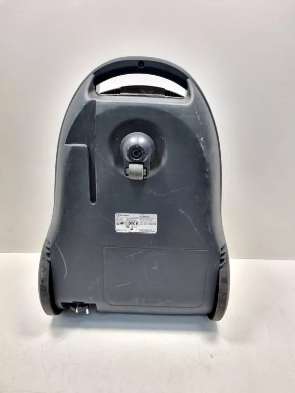 ODKURZACZ ELECTROLUX EQUIPT EEQ16