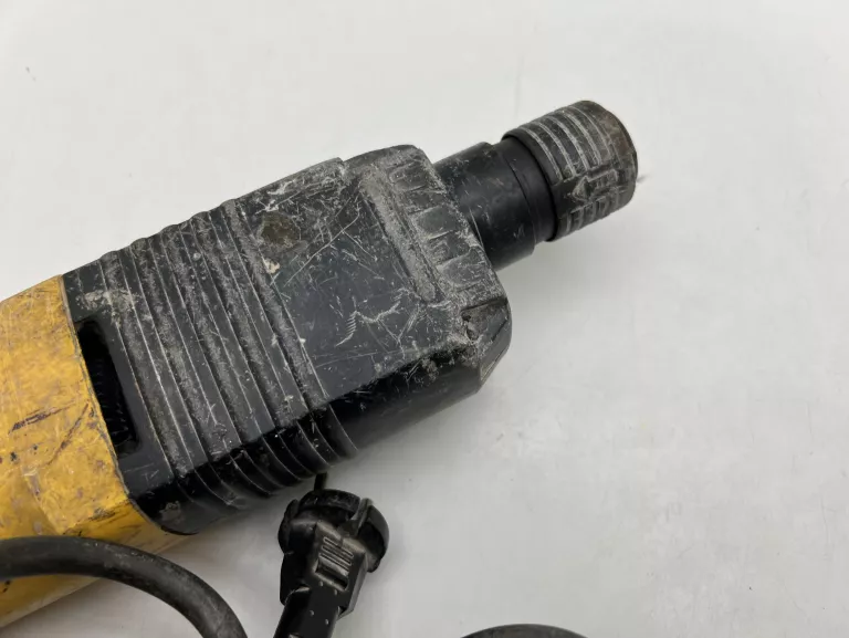 MŁOTOWIERTARKA DEWALT D25003K 650W SDS PLUS