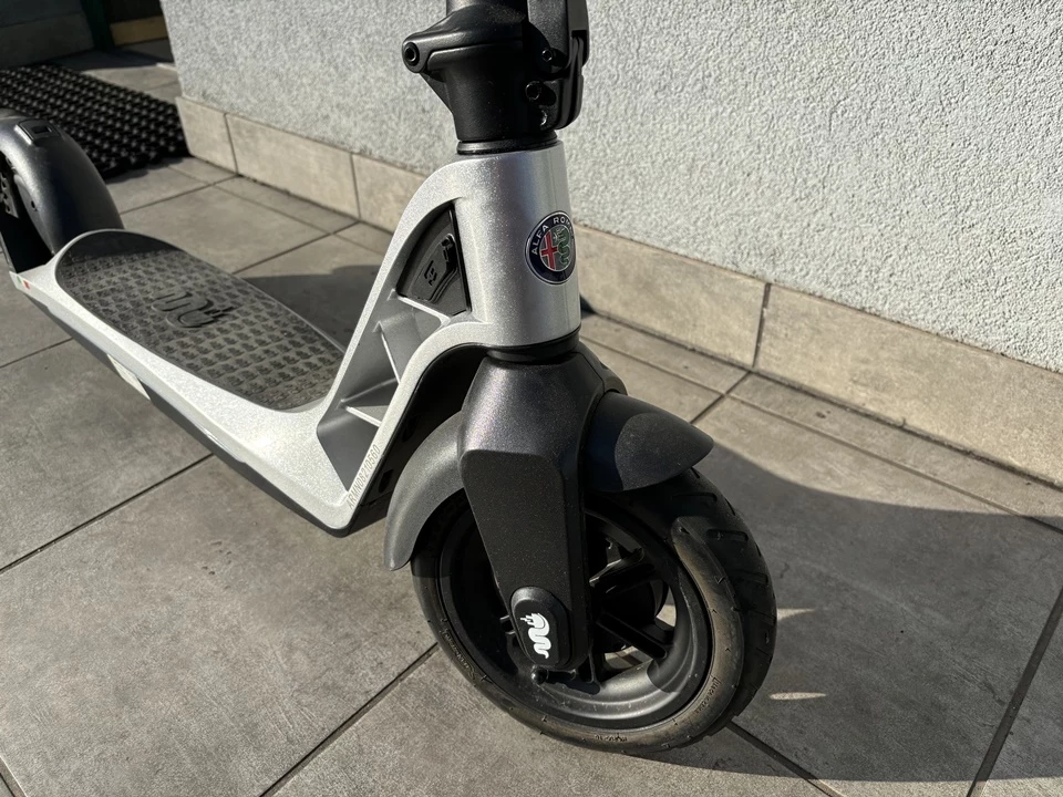 hulajnoga-elektryczna-alfa-romeo-aro-2022-zielony-opis-marka-214-16