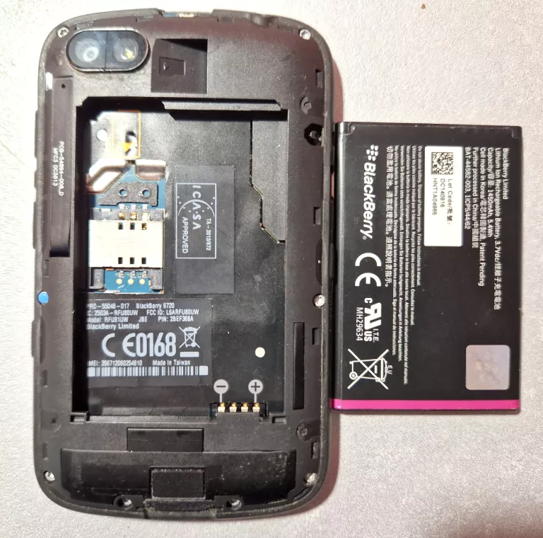 TELEFON BLACKBERRY 9720