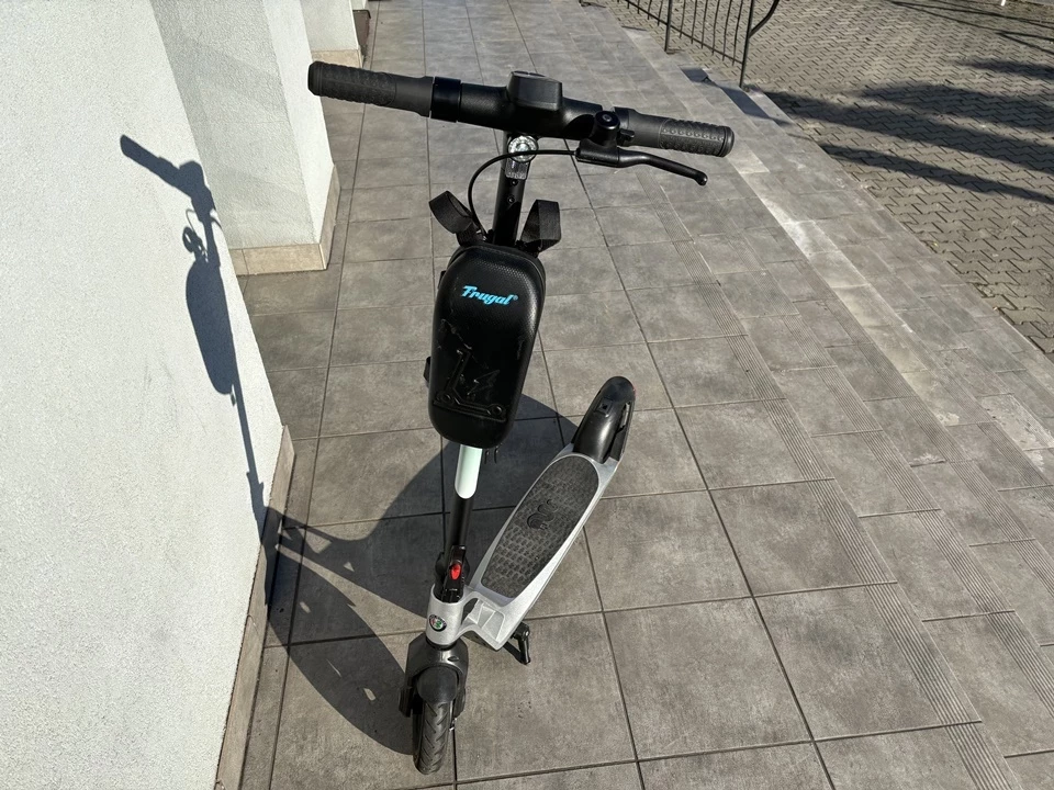 hulajnoga-elektryczna-alfa-romeo-aro-2022-zielony-opis-traugutta-295-rydultowy