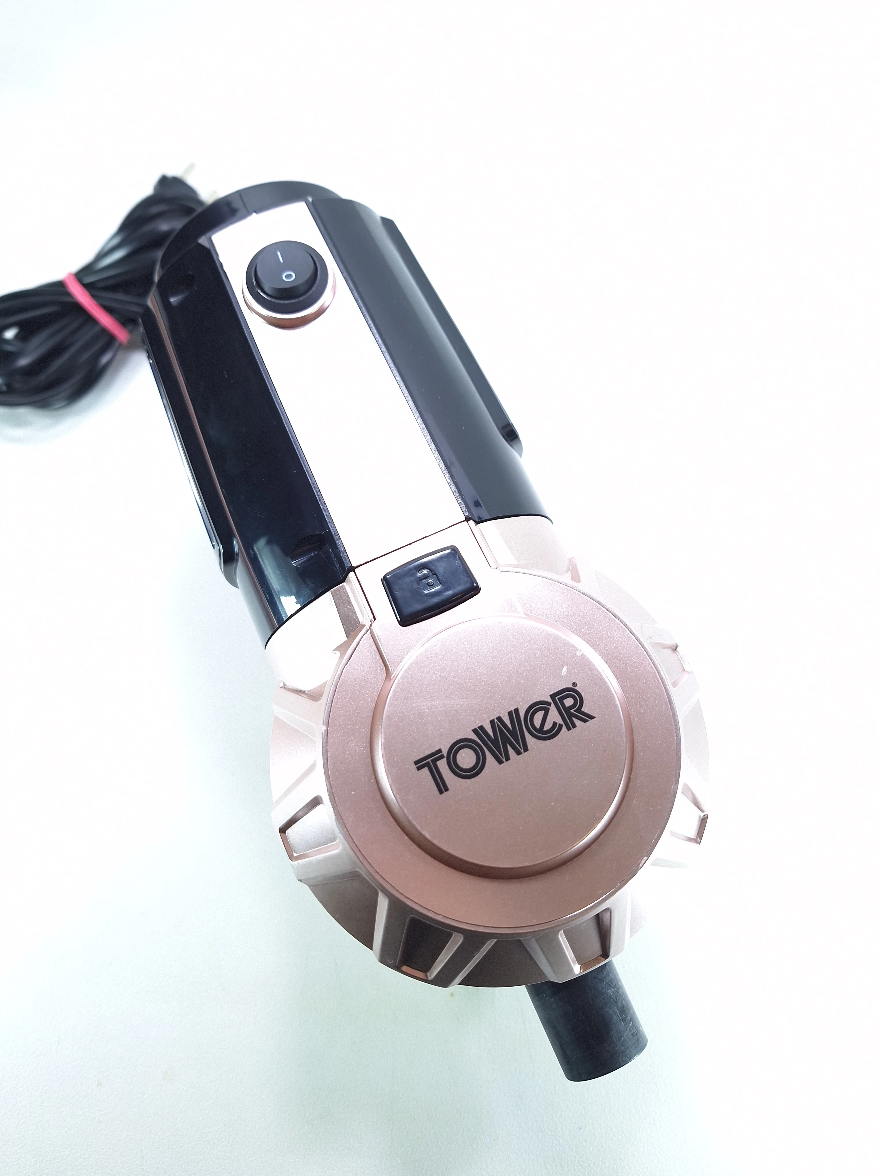 odkurzacz-pionowy-przewodowy-tower-cp10-w-pudelku-model-cp-10