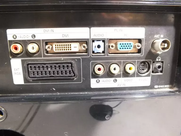 TV/ MONITOR SAMSUNG LE19R71B +ZASILACZ