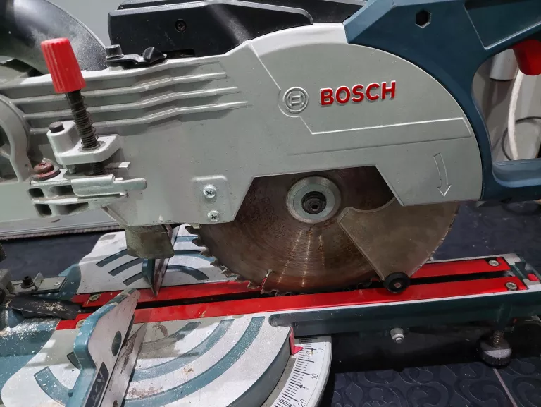 PIŁA UKOŚNICA BOSCH GCM 8 SJL