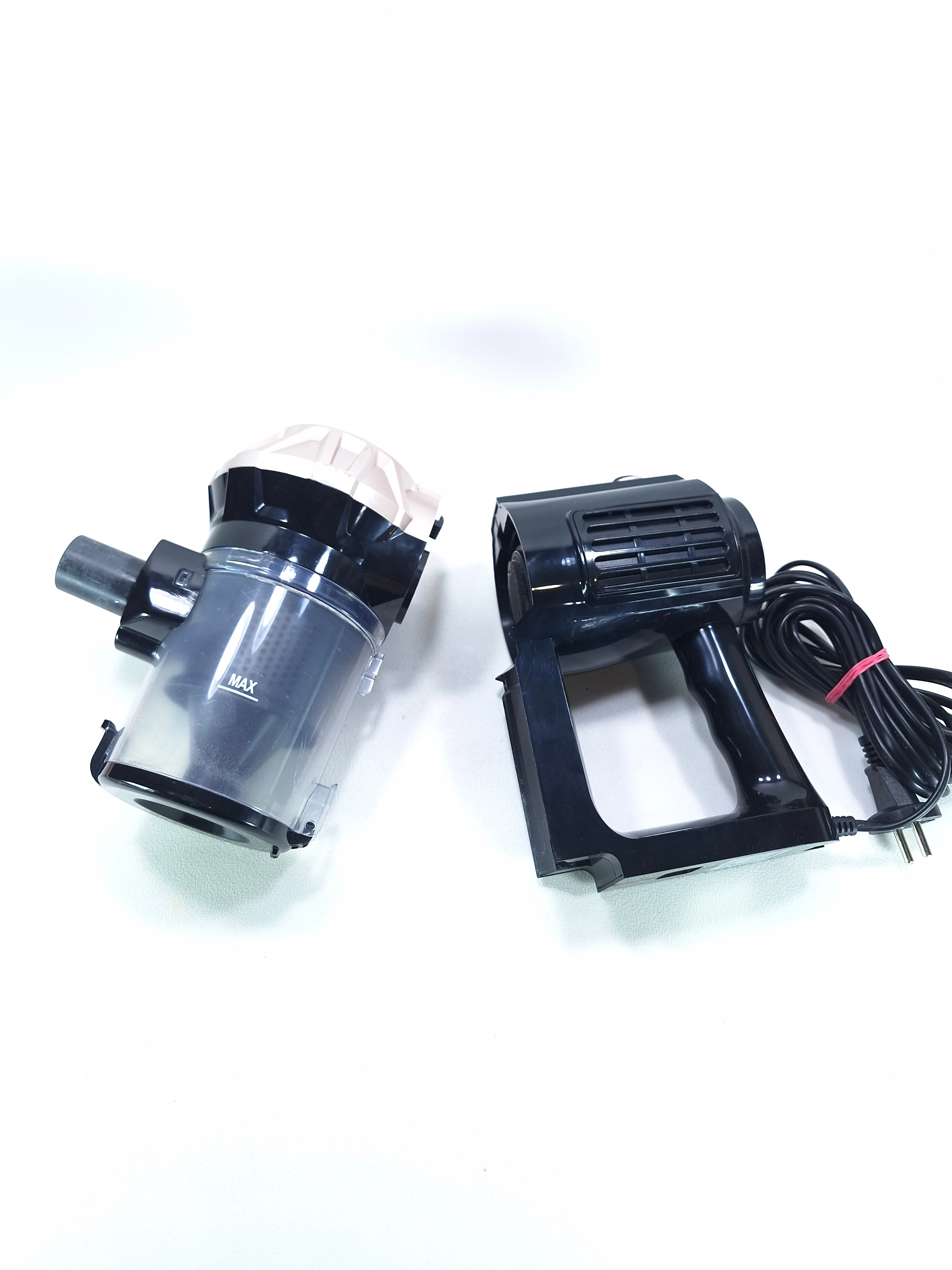 odkurzacz-pionowy-przewodowy-tower-cp10-w-pudelku-pojemnosc-zbiornika-na-kurz-050