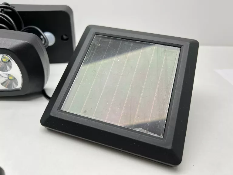 LAMPA LED SOLARNY LIVARNO LUX KOMPLET