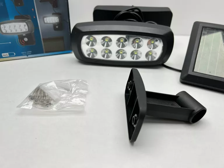 LAMPA LED SOLARNY LIVARNO LUX KOMPLET