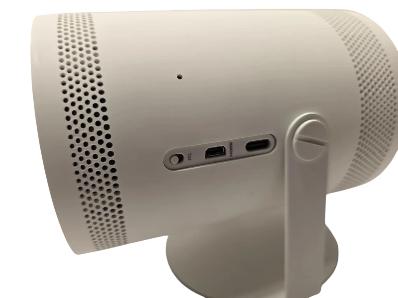 projektor-samsung-the-freestyle-gen2-sp-lff3clax-zestaw-pilot-stan-11323-2