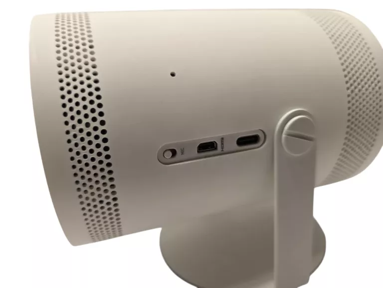 PROJEKTOR SAMSUNG THE FREESTYLE GEN.2 SP-LFF3CLAX / ZESTAW/ PILOT
