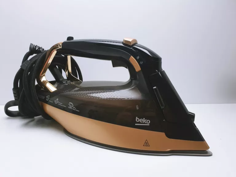 ŻELAZKO PAROWE BEKO FUTURE IRON SPA9230C