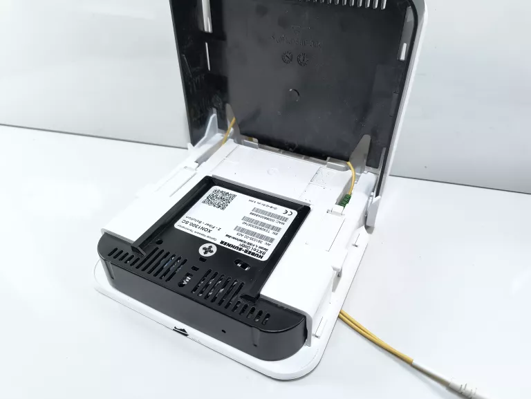 SWITCH GIGABIT ETHERNET CATV Z 2X ŚWIATŁOWODEM XON30.W XON1300.SC BKTEL
