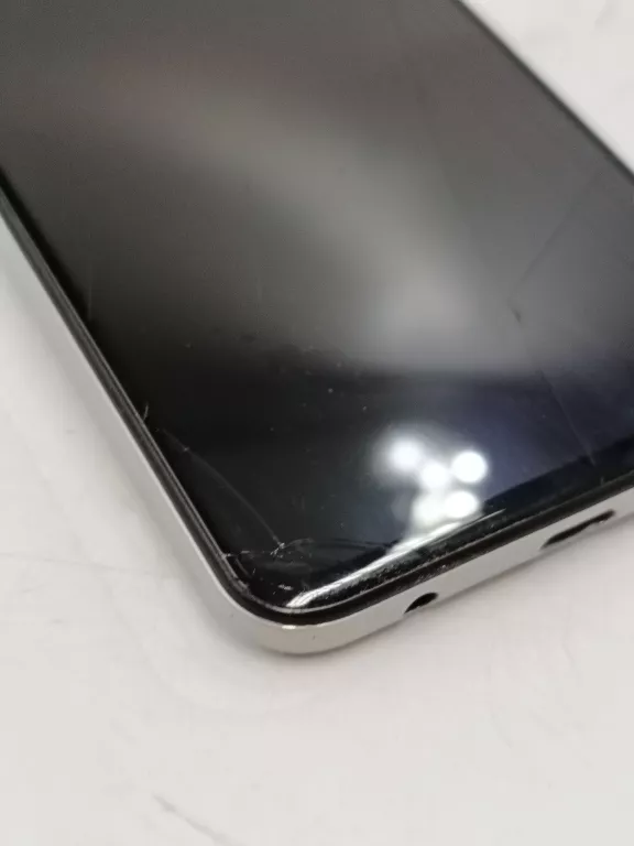 telefon-samsung-galaxy-a40-blokada-rodzicielska-opis-uszkodzony-kod-producenta-sm-a405fzkdxeo