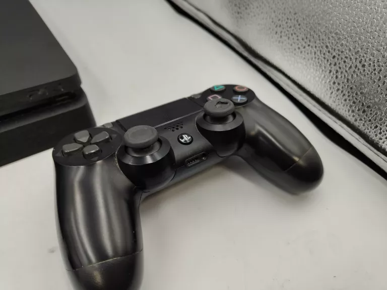 KONSOLA PS4 SLIM 500GB CUH-2216A OPIS!!!