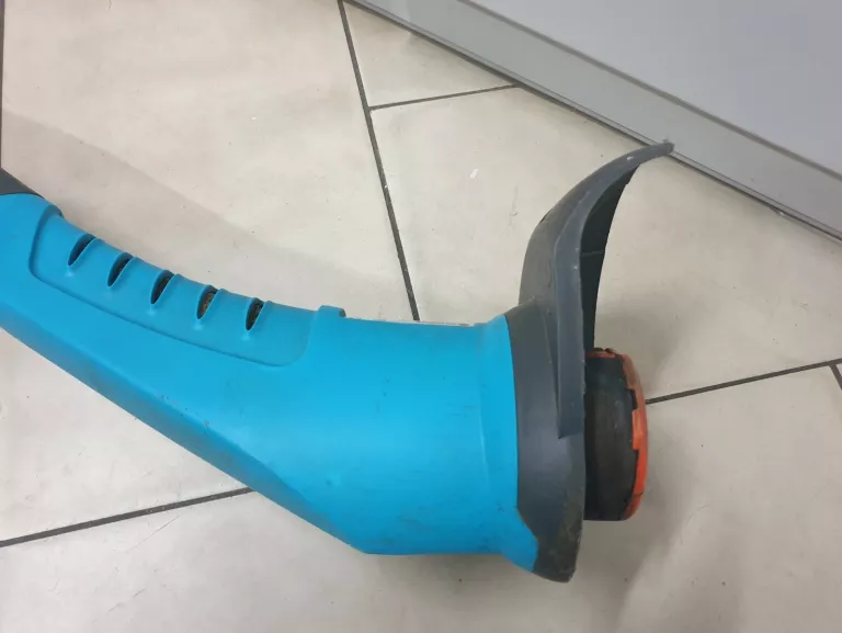 PODKASZARKA ELEKTRYCZNA GARDENA 8845 300W