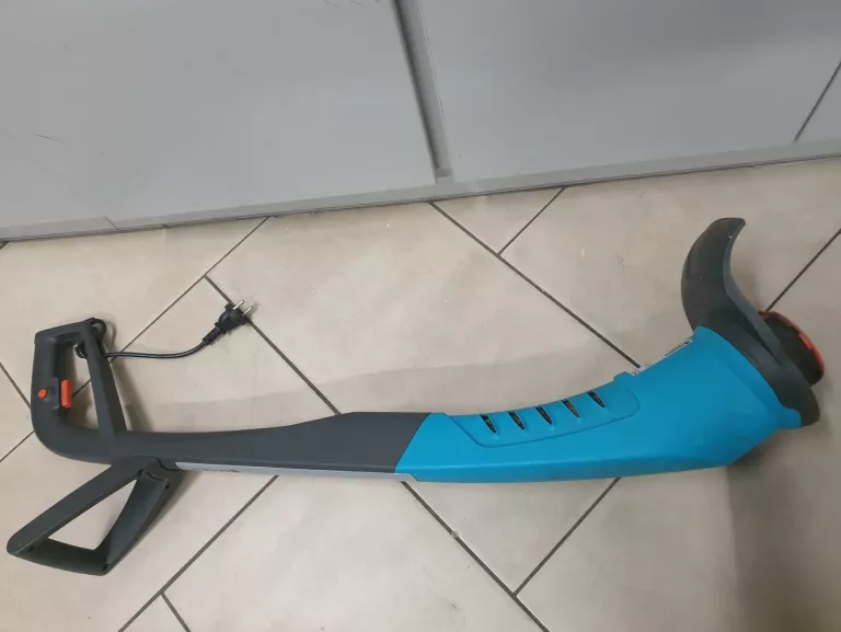 PODKASZARKA ELEKTRYCZNA GARDENA 8845 300W