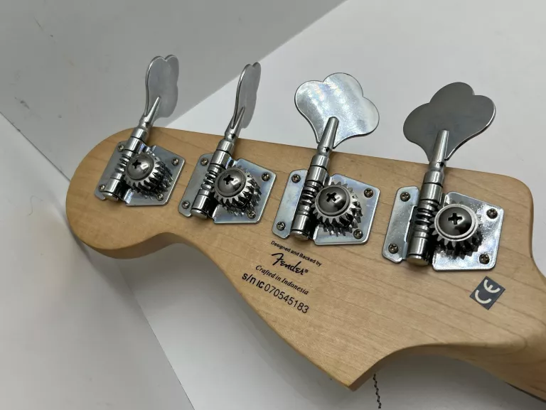 GITARA ELEKTRYCZNA BASOWA FENDER SQUIER P-BASS