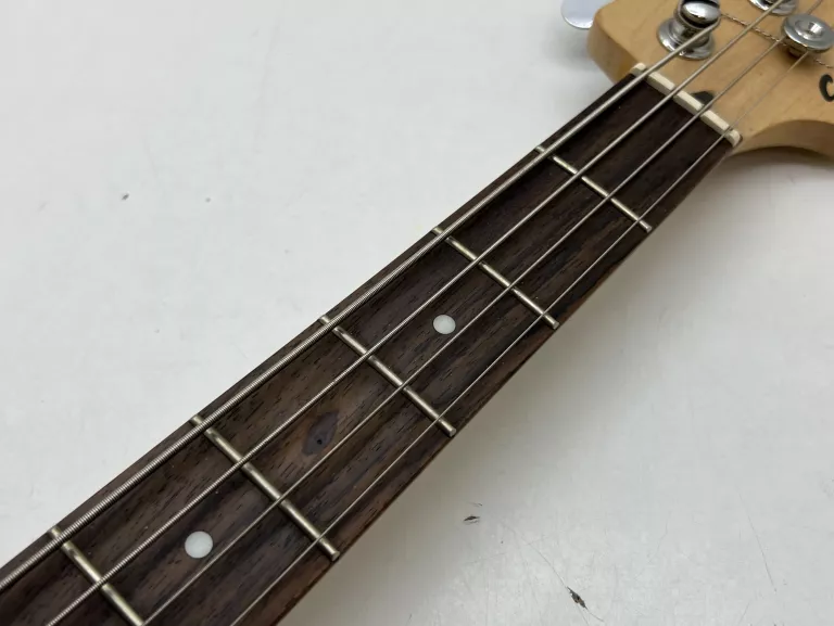 GITARA ELEKTRYCZNA BASOWA FENDER SQUIER P-BASS