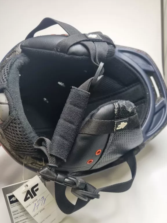 KASK NARCIARSKI 4F ROZMIAR M