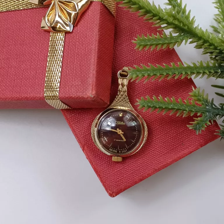 rosyjski-zegarek-mechaniczny-17-kamieni-cccp-pozlacany-14k-wisiorek-ean-gtin-6922055158977