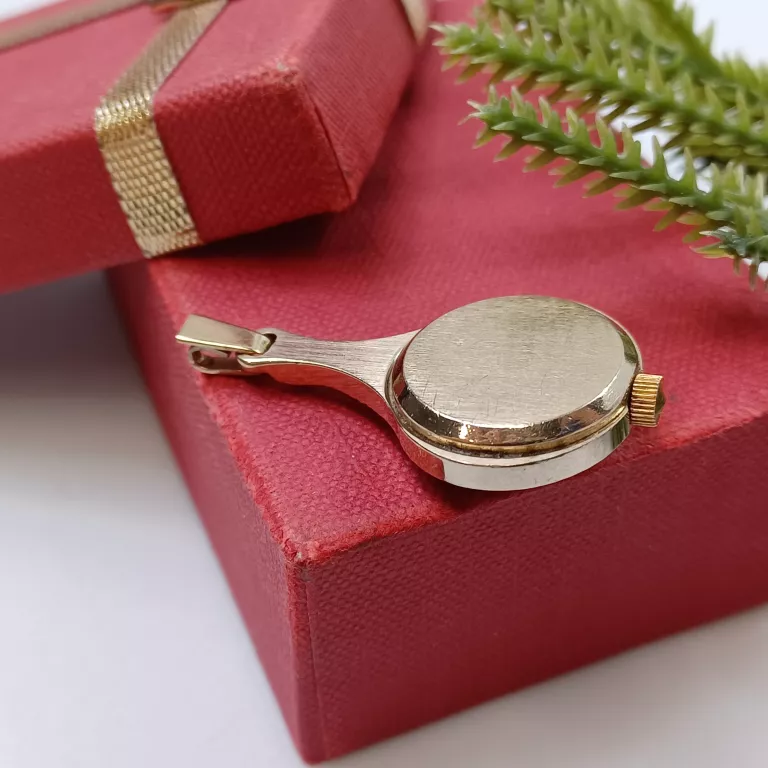 ROSYJSKI ZEGAREK MECHANICZNY 17 KAMIENI CCCP POZŁACANY 14K WISIOREK