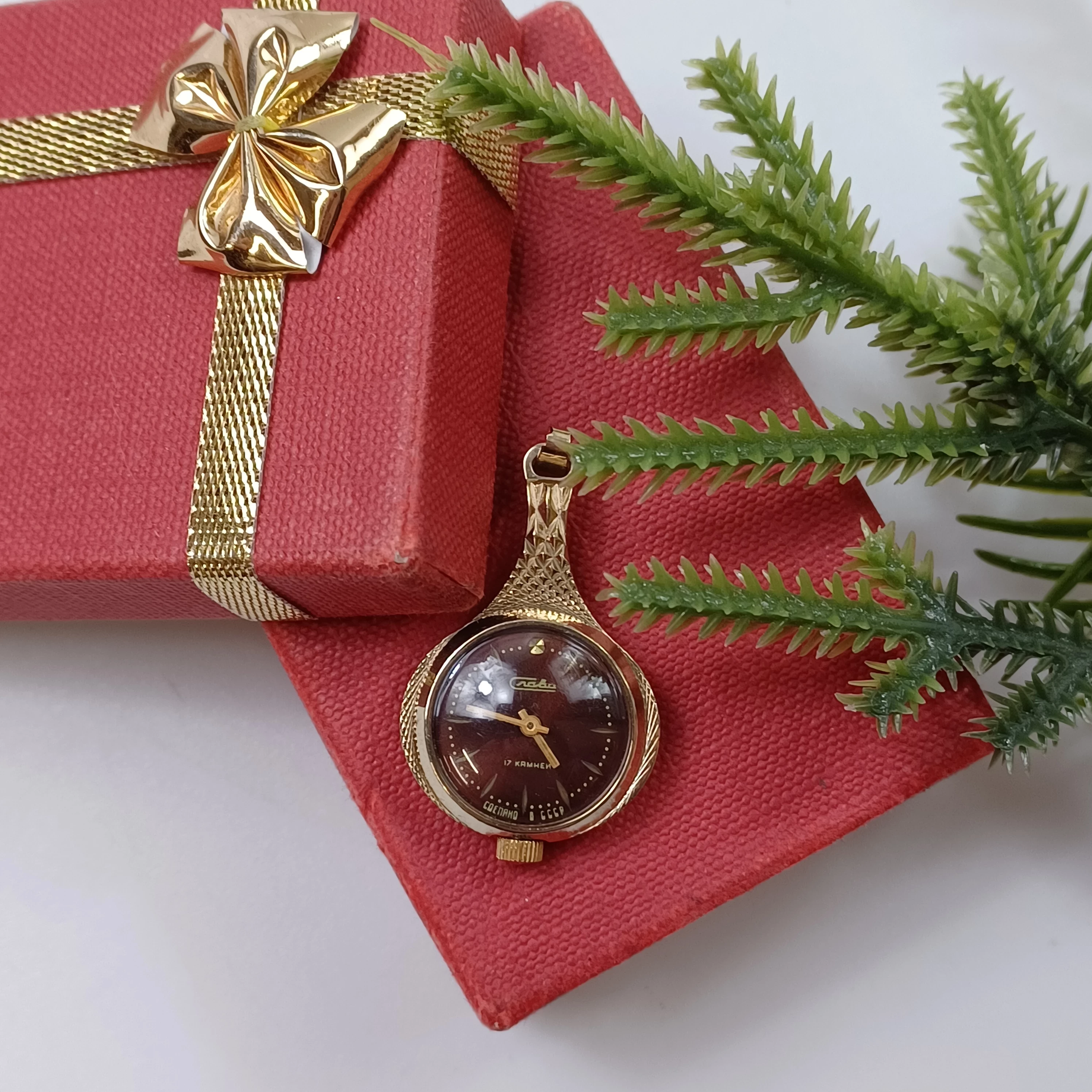 rosyjski-zegarek-mechaniczny-17-kamieni-cccp-pozlacany-14k-wisiorek-stan-11323-2