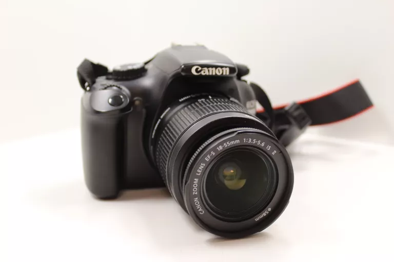 LUSTRZANKA CANON EOS 1100D