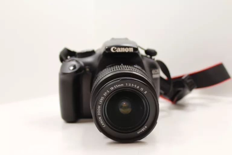LUSTRZANKA CANON EOS 1100D