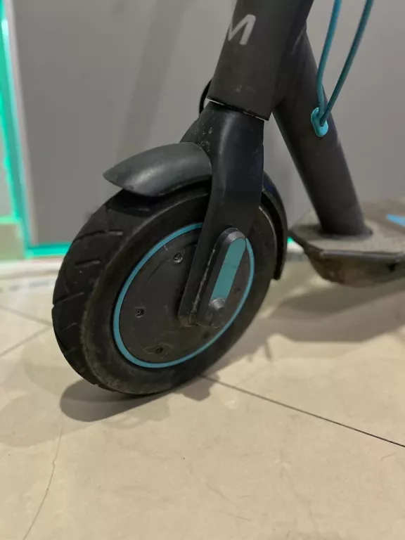 HULAJNOGA ELEKTRYCZNA MOTUS SCOOTY 10 LITE 2022