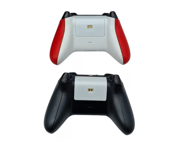 KONSOLA MICROSOFT XBOX SERIES X 1TB + 3 GRY + 2 PADY