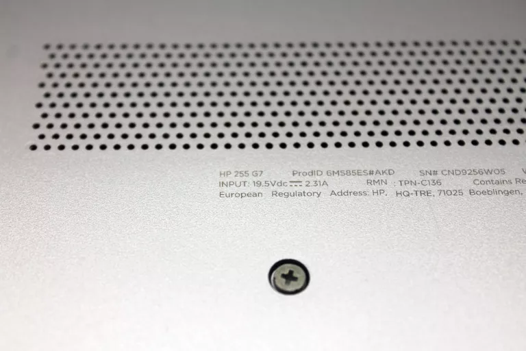 LAPTOP HP 255 G7 4GB/ 250GB WINDOWS 10