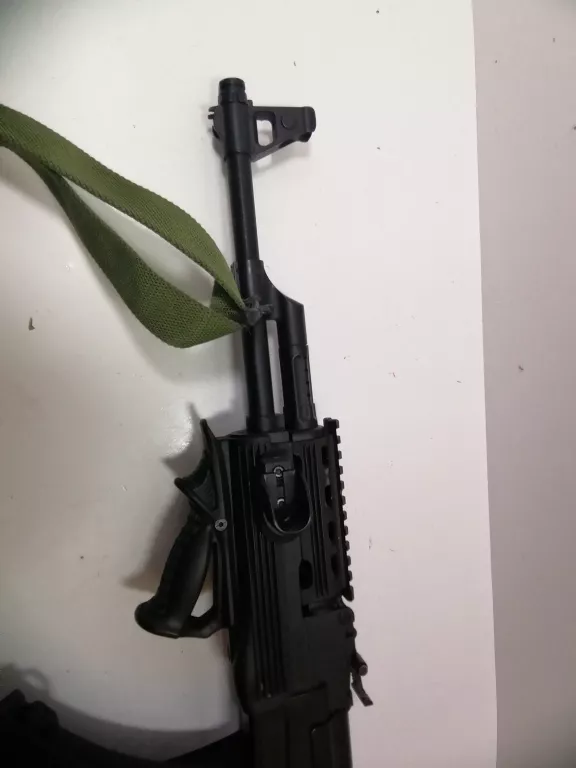 PISTOLET ASG ŁADOWARKA