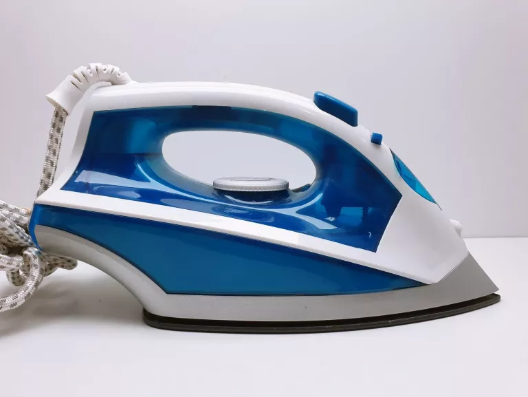 ŻELAZKO ŁUCZNIK SI 720 2200W