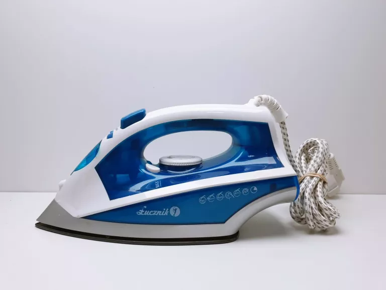 ŻELAZKO ŁUCZNIK SI 720 2200W