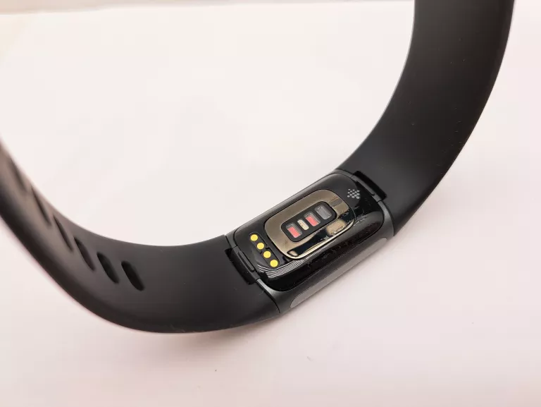 SMARTBAND FITBIT CHARGE 5 CZARNY