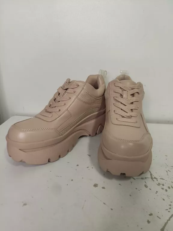 BUTY STRADIVARIUS 37 ROZOWE